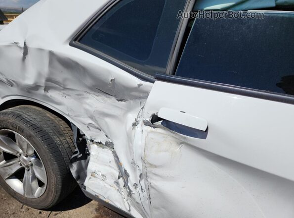 2C3CDZAG1NH137442 2022 DODGE CHALLENGER White Vista de los asientos traseros