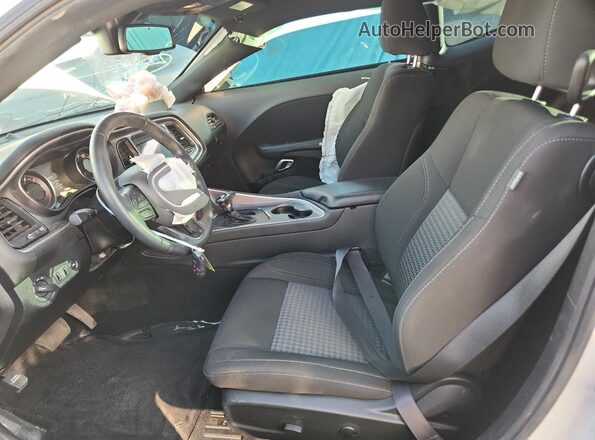 2C3CDZAG1NH137442 2022 DODGE CHALLENGER White Vista interior delantera