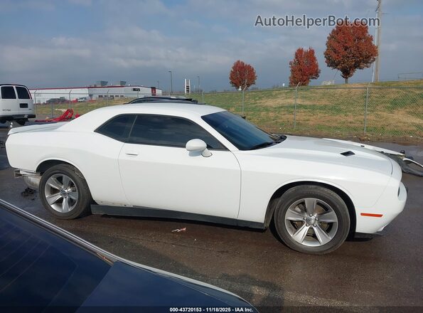 2C3CDZAG4NH181581 2022 DODGE CHALLENGER White Widok wnętrza 360 stopni
