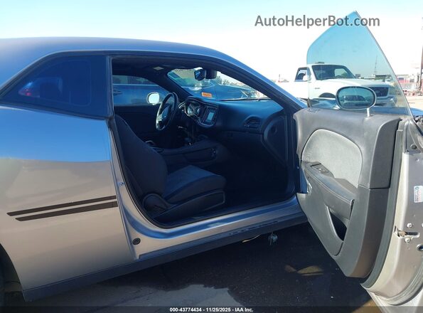 2C3CDZAG6GH336232 2016 DODGE CHALLENGER Silver წინა სალონის ხედი
