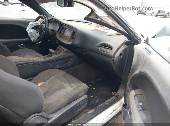 2C3CDZAG6GH336313 2016 DODGE CHALLENGER Белый Вид салона спереди