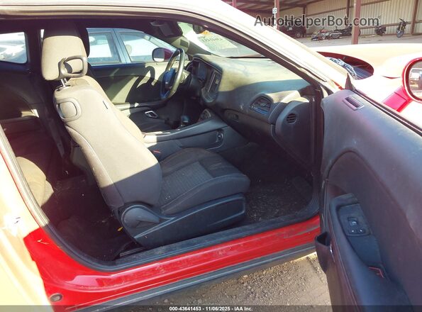 2C3CDZAG7KH596163 2019 DODGE CHALLENGER Red Widok wnętrza z przodu