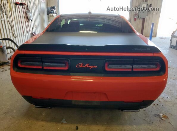2C3CDZBT1LH188979 2020 DODGE CHALLENGER Orange Widok z tyłu