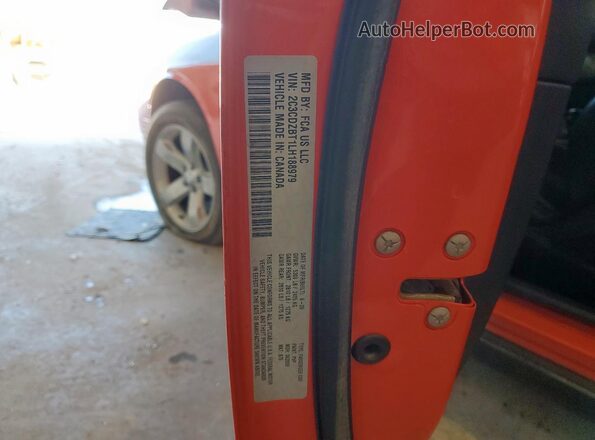 2C3CDZBT1LH188979 2020 DODGE CHALLENGER Orange Widok komory silnika