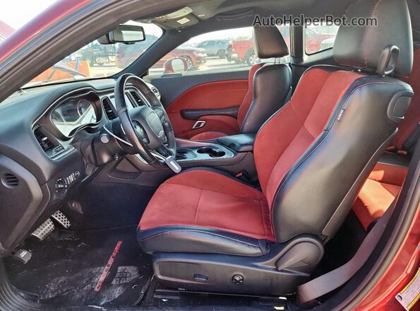 2C3CDZBT6JH171866 2018 DODGE CHALLENGER Burgundy Vista interior delantera