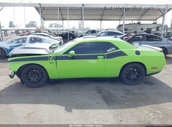 2C3CDZFJ7PH617993 2023 DODGE CHALLENGER Green უკანა სალონის ხედი
