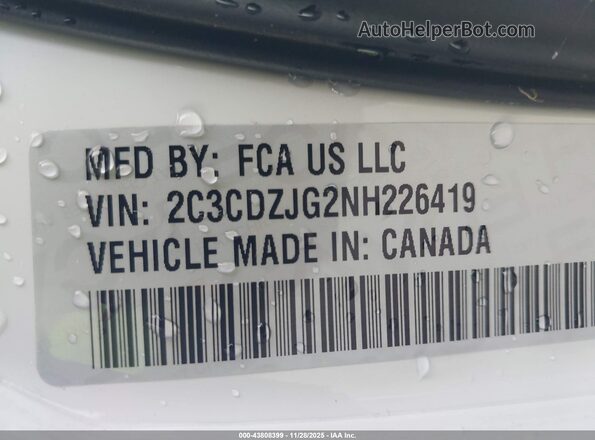 2C3CDZJG2NH226419 2022 DODGE CHALLENGER White Vista del compartimento del motor