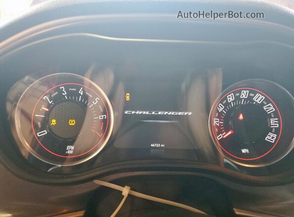 2C3CDZJG5NH151201 2022 DODGE CHALLENGER Maroon Vista del cuadro de instrumentos