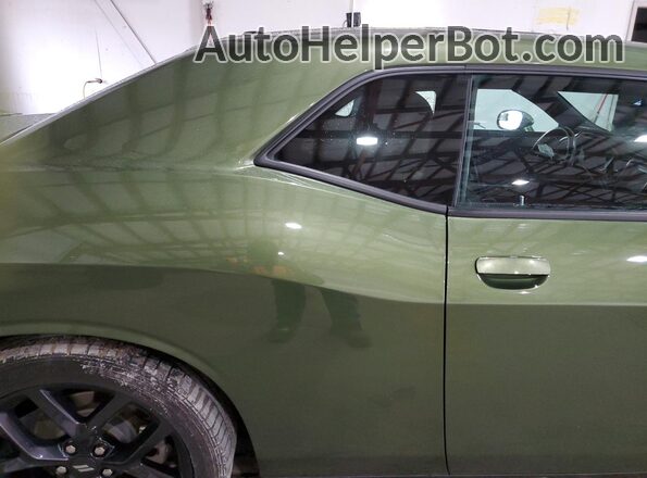 2C3CDZJG9NH168728 2022 DODGE CHALLENGER Green Vista de los asientos traseros
