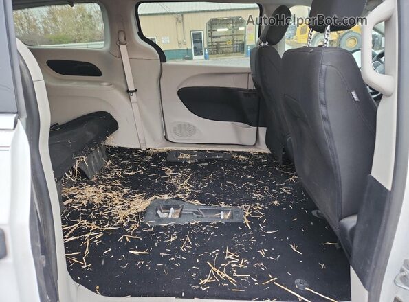 2C4RC1AG5LR105451 2020 CHRYSLER VOYAGER White Vista interior trasera