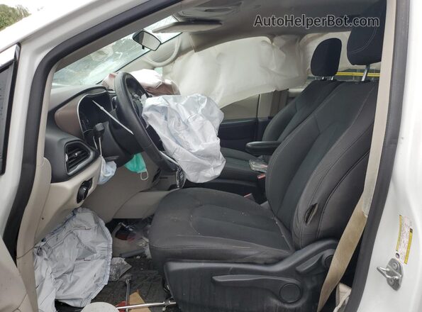 2C4RC1AG6LR117611 2020 CHRYSLER VOYAGER White Vista interior delantera