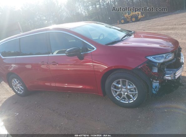 2C4RC1BG0TR191797 2026 CHRYSLER PACIFICA Red Widok wnętrza z tyłu