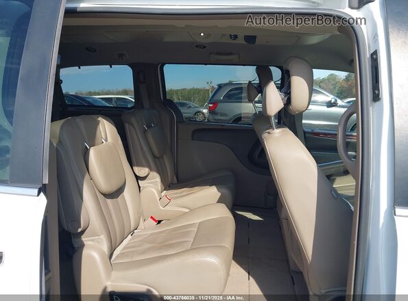 2C4RC1BG2GR166583 2016 CHRYSLER TOWN & COUNTRY White Widok naklejki z numerem VIN