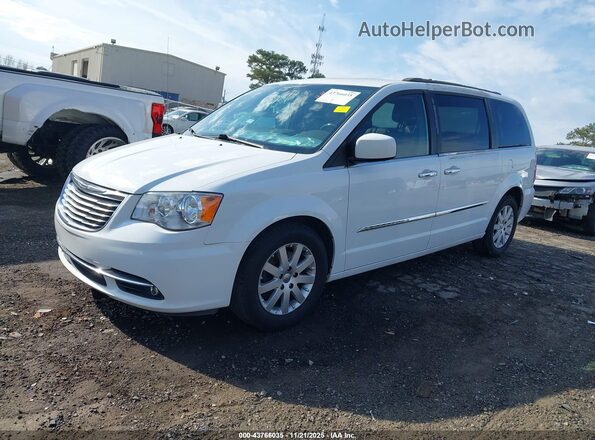 2C4RC1BG2GR166583 2016 CHRYSLER TOWN & COUNTRY White Przód lewy