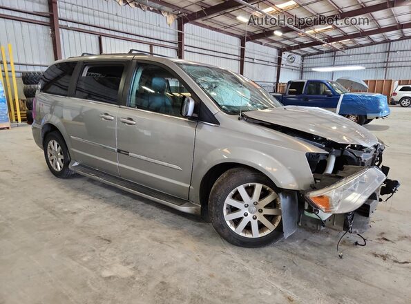 2C4RC1BG2GR186719 2016 CHRYSLER TOWN Silver Przód prawy