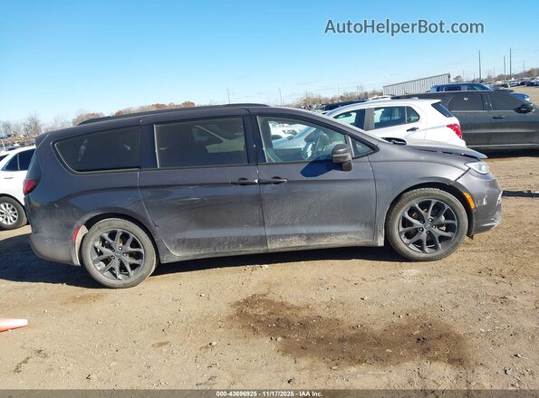 2C4RC1BG2NR148663 2022 CHRYSLER PACIFICA Gray Вид задньої частини салону