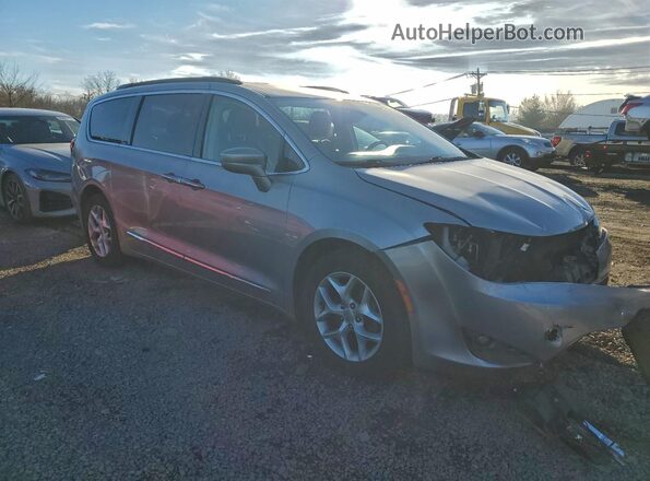 2C4RC1BG4HR803684 2017 CHRYSLER PACIFICA Silver Przód prawy