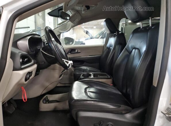 2C4RC1BG5LR284007 2020 CHRYSLER PACIFICA White Vista interior delantera