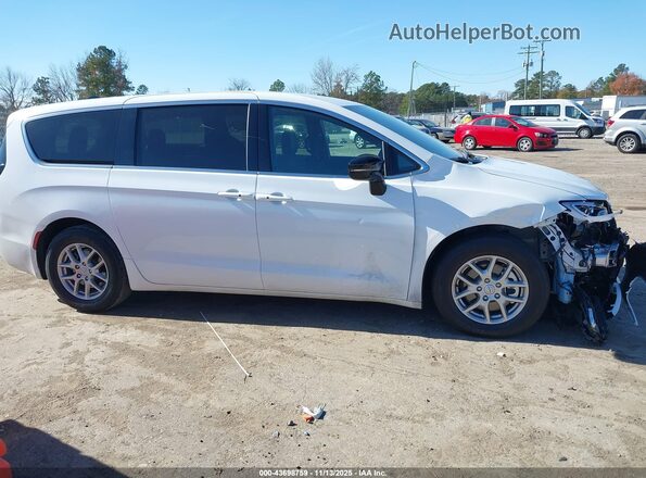 2C4RC1BG5SR600049 2025 CHRYSLER PACIFICA White Rear interior view