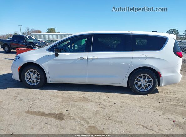 2C4RC1BG5SR600049 2025 CHRYSLER PACIFICA White 360 interior view