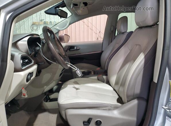 2C4RC1BG7JR141802 2018 CHRYSLER PACIFICA Silver 
