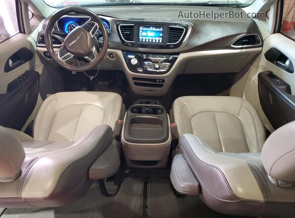 2C4RC1BG7JR141802 2018 CHRYSLER PACIFICA Silver 