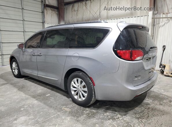 2C4RC1BG7JR141802 2018 CHRYSLER PACIFICA Silver 