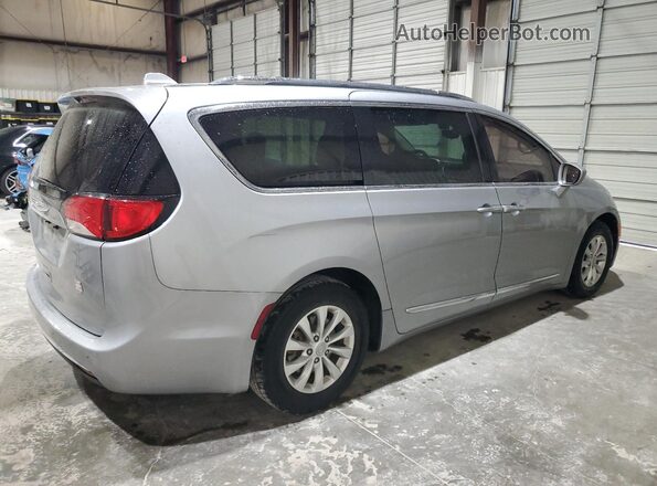 2C4RC1BG7JR141802 2018 CHRYSLER PACIFICA Silver 