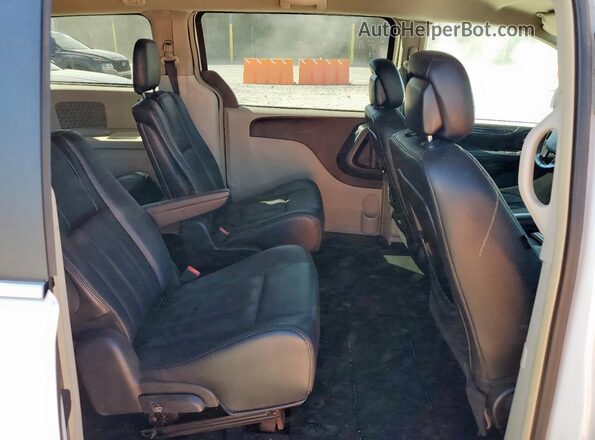 2C4RC1BG9GR291094 2016 CHRYSLER TOWN White Vista interior trasera