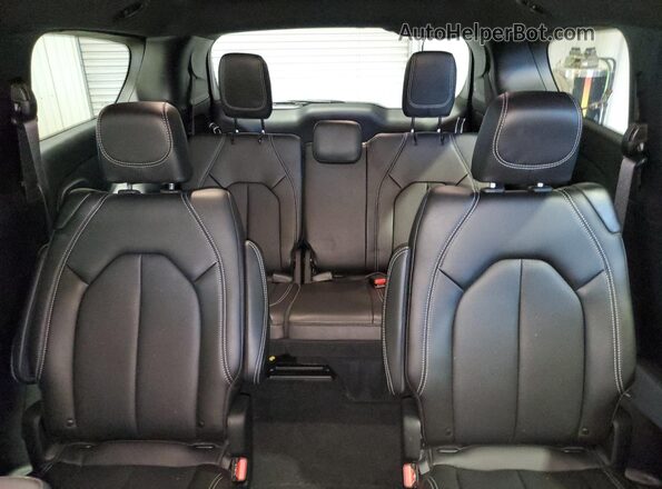 2C4RC1BG9TR189000 2026 CHRYSLER PACIFICA Black Widok tylnych siedzeń