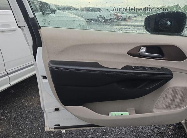 2C4RC1CG0NR103347 2022 CHRYSLER VOYAGER  ძრავის განყოფილების ხედი