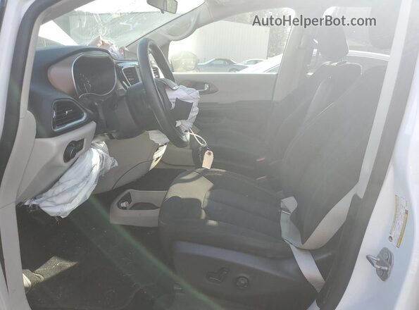 2C4RC1CG1LR278770 2020 CHRYSLER VOYAGER White Front interior view
