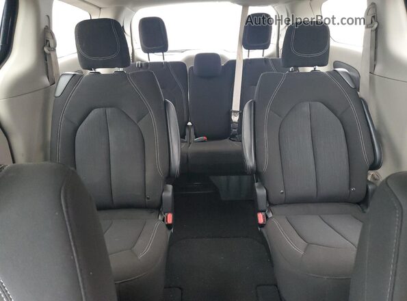2C4RC1CG2RR186480 2024 CHRYSLER VOYAGER Black Widok tylnych siedzeń