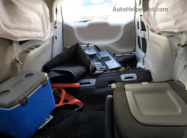 2C4RC1CG3RR105664 2024 CHRYSLER VOYAGER White Rear seats view