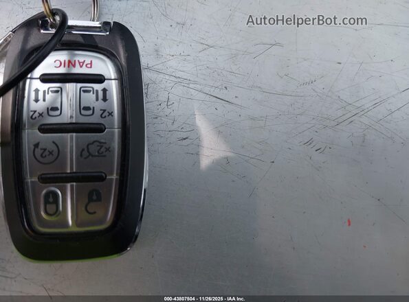2C4RC1CG5PR606133 2023 CHRYSLER VOYAGER Gray Vista del salpicadero
