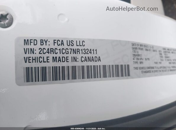 2C4RC1CG7NR132411 2022 CHRYSLER VOYAGER White Vista del compartimento del motor