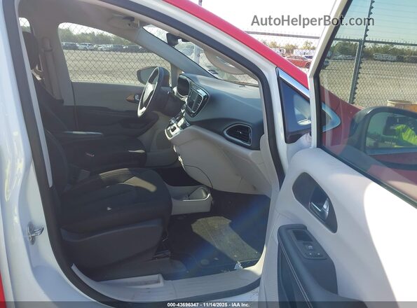 2C4RC1CG7PR516742 2023 CHRYSLER VOYAGER Red Front interior view