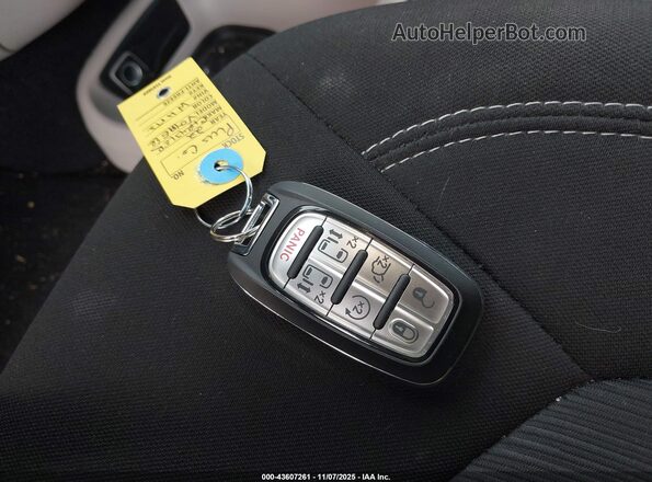 2C4RC1CG9NR166317 2022 CHRYSLER VOYAGER White Dashboard view
