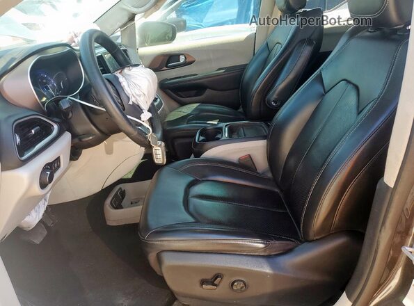2C4RC1DG1LR172723 2020 CHRYSLER VOYAGER Gray წინა სალონის ხედი