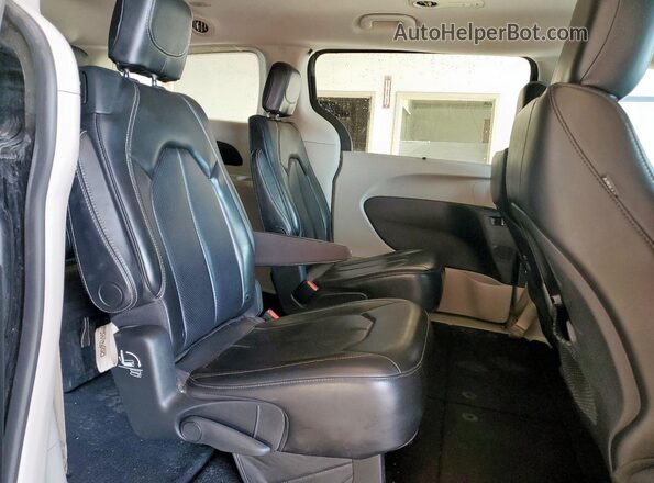 2C4RC1DG1LR172723 2020 CHRYSLER VOYAGER Gray უკანა სალონის ხედი