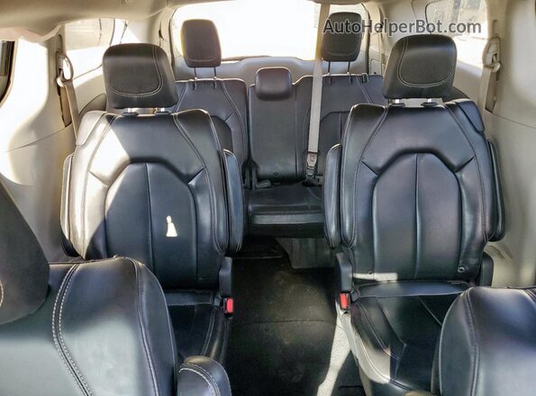 2C4RC1DG1LR172723 2020 CHRYSLER VOYAGER Gray უკანა სავარძლების ხედი