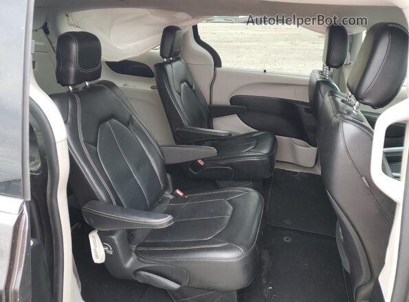 2C4RC1DG1LR258548 2020 CHRYSLER VOYAGER Gray Widok wnętrza z tyłu