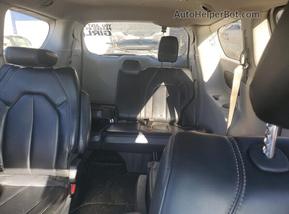 2C4RC1DG2LR156997 2020 CHRYSLER VOYAGER White Вид задніх сидінь