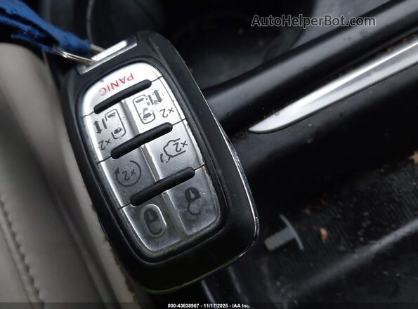 2C4RC1DG2MR542482 2021 CHRYSLER VOYAGER White Вид панелі приладів