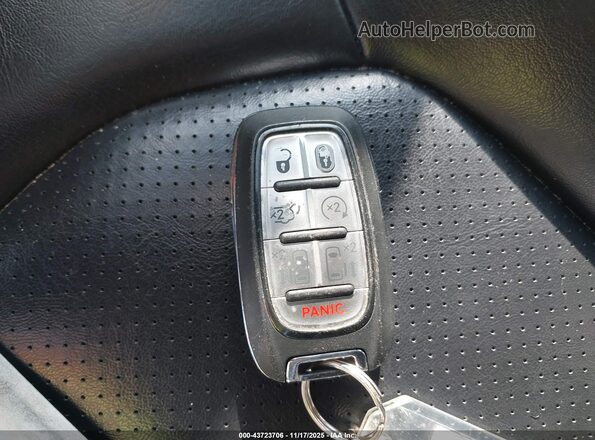 2C4RC1DG3LR164316 2020 CHRYSLER VOYAGER Черный Вид панели приборов