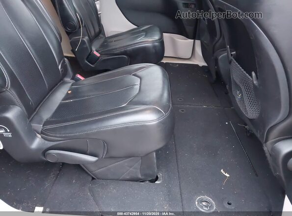 2C4RC1DG3MR516411 2021 CHRYSLER VOYAGER Black VIN կոդի պիտակի տեսք