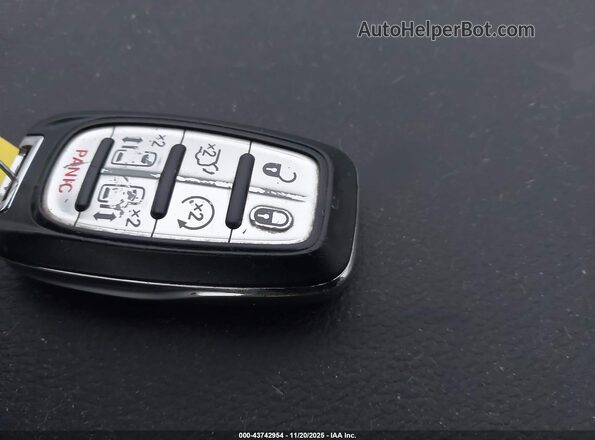2C4RC1DG3MR516411 2021 CHRYSLER VOYAGER Black Առջևի վահանակի տեսք