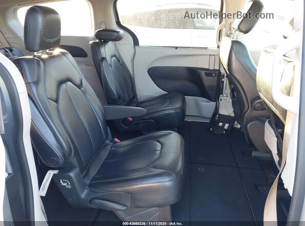 2C4RC1DG3MR523617 2021 CHRYSLER VOYAGER Серебряный Вид наклейки с VIN-кодом