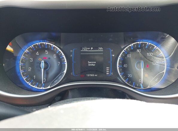 2C4RC1DG6LR168425 2020 CHRYSLER VOYAGER Black Widok tylnych siedzeń