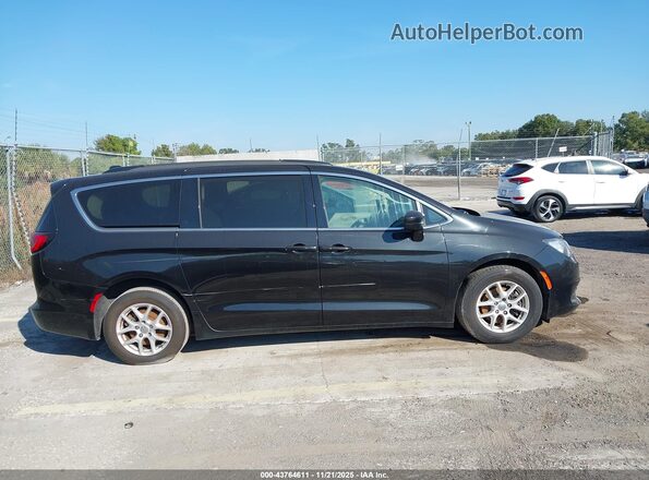 2C4RC1DG6LR168425 2020 CHRYSLER VOYAGER Black Widok wnętrza z tyłu